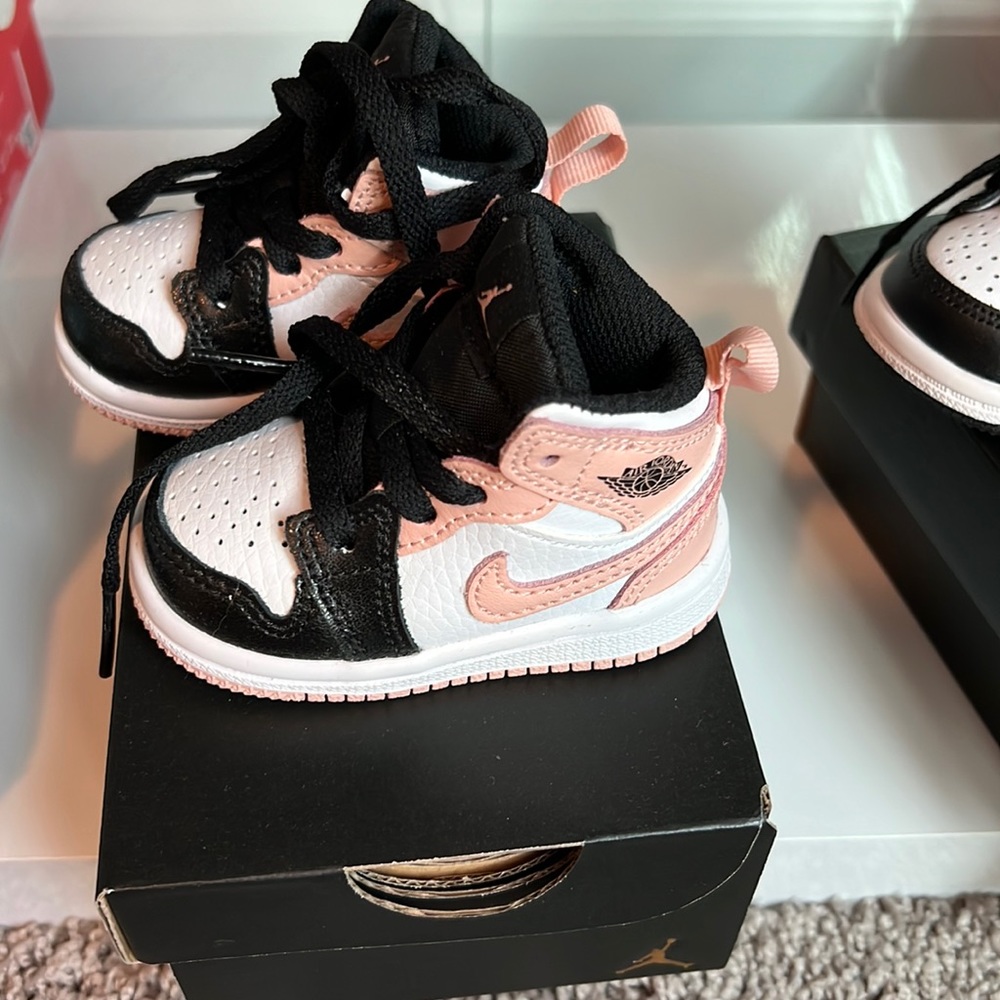 Nike 2c shoes